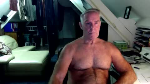 Snapshot of stevetwo chatting on 12-04-25, 10:29 stevetwo online show from 12-04-25, 10:29