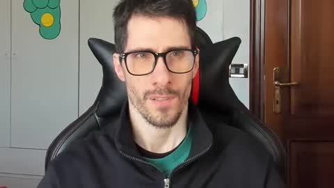 Snapshot of stevex870 chatting on 01-12-25, 01:48 Steve online show from 01-12-25, 01:48