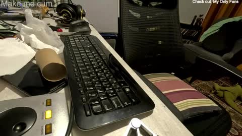 Snapshot of stevie_grey chatting on 04-14-26, 06:25 stevie_grey online show from 04-14-26, 06:25