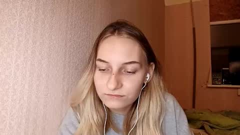 Eva online show from 10-31-25, 09:38