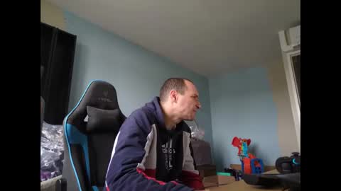 Snapshot of stickolive1 chatting on 10-31-25, 09:10 stickolive1 online show from 10-31-25, 09:10