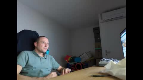 Snapshot of stickolive1 chatting on 02-19-26, 11:23 stickolive1 online show from 02-19-26, 11:23