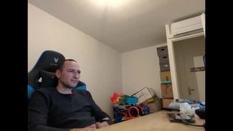 Snapshot of stickolive1 chatting on 02-22-26, 10:41 stickolive1 online show from 02-22-26, 10:41