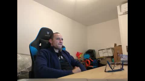 Snapshot of stickolive1 chatting on 03-26-26, 11:32 stickolive1 online show from 03-26-26, 11:32