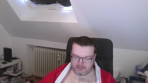 Snapshot of still_alive1985 chatting on 12-18-25, 07:58 Oliver online show from 12-18-25, 07:58