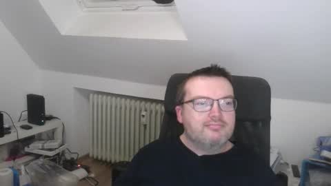 Snapshot of still_alive1985 chatting on 01-06-26, 06:50 Oliver online show from 01-06-26, 06:50