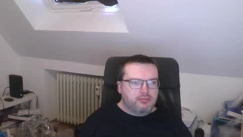 Snapshot of still_alive1985 chatting on 01-12-26, 07:57 Oliver online show from 01-12-26, 07:57