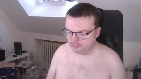 Snapshot of still_alive1985 chatting on 03-06-26, 09:50 Oliver online show from 03-06-26, 09:50