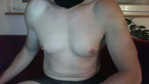 Snapshot of still_marcus chatting on 10-06-25, 09:56 still_marcus online show from 10-06-25, 09:56