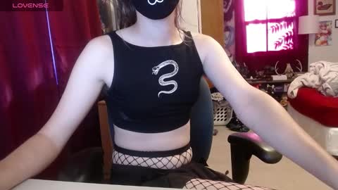 sting_ray111 online show from 09-28-25, 09:42