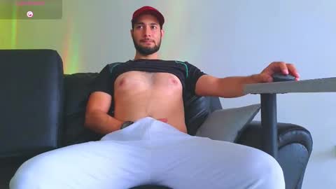 Snapshot of stiven_montiel chatting on 09-20-25, 11:33 Stiven Montiel online show from 09-20-25, 11:33