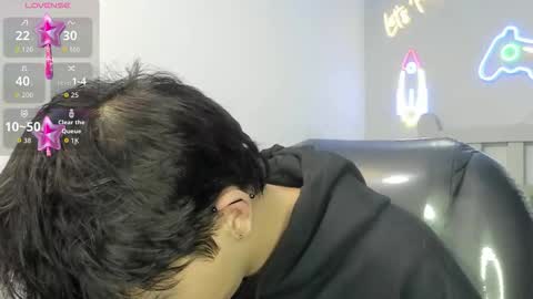 Stiwen online show from 12-14-25, 01:05