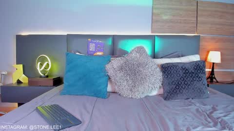 Stone Lee  online show from 12-04-24, 06:11