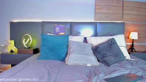 Stone Lee  online show from 12-04-24, 12:14