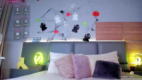 Stone Lee  online show from 10-26-25, 07:14