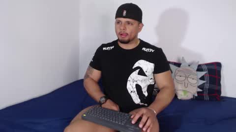 Stone Lee  online show from 11-08-25, 07:19