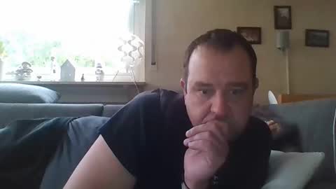 Snapshot of stoned1983 chatting on 12-04-25, 08:23 stoned1983 online show from 12-04-25, 08:23