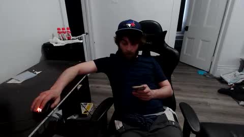 stonedpanda77 online show from 04-28-26, 10:37