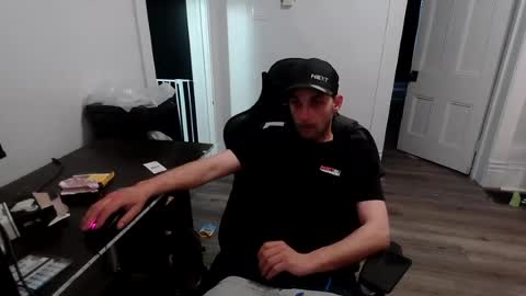 stonedpanda77 online show from 06-17-26, 12:13