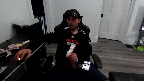 stonedpanda77 online show from 06-18-26, 11:31