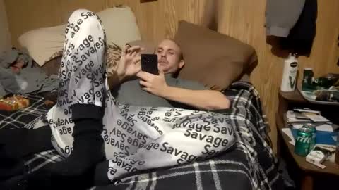 Snapshot of stonedrob chatting on 01-12-25, 08:25 Stonedrob online show from 01-12-25, 08:25