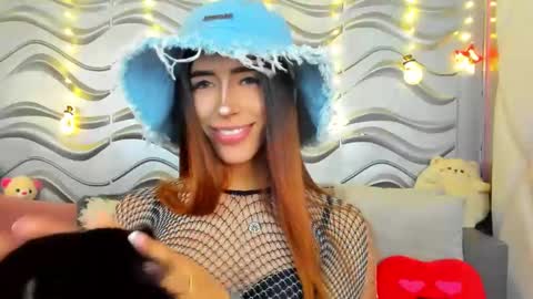 Snapshot of stormirusso chatting on 12-22-24, 01:34 Mar online show from 12-22-24, 01:34
