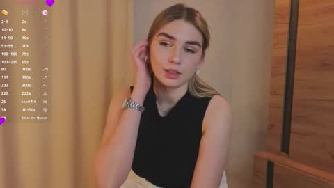 Snapshot of stormymuse chatting on 01-15-26, 03:27 Luna online show from 01-15-26, 03:27