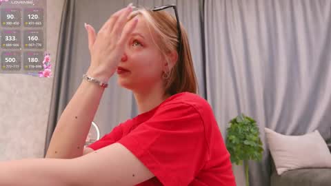 Snapshot of stormymuse chatting on 02-10-26, 01:26 Luna online show from 02-10-26, 01:26