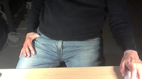 Snapshot of str8_dave chatting on 12-14-25, 08:57 Dave online show from 12-14-25, 08:57