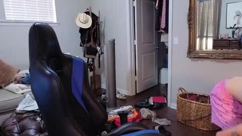 Snapshot of str8whiteboy21 chatting on 09-12-25, 04:29 str8whiteboy21 online show from 09-12-25, 04:29