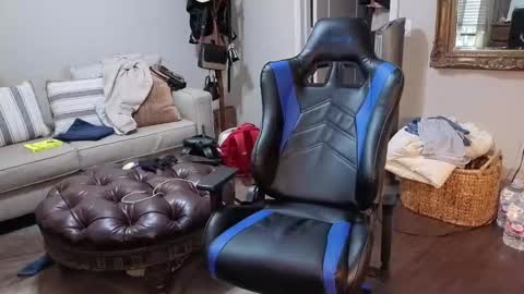 Snapshot of str8whiteboy21 chatting on 09-20-25, 08:32 str8whiteboy21 online show from 09-20-25, 08:32