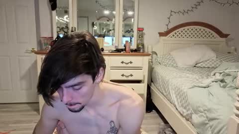 Snapshot of str8whiteboy21 chatting on 12-22-25, 06:10 str8whiteboy21 online show from 12-22-25, 06:10