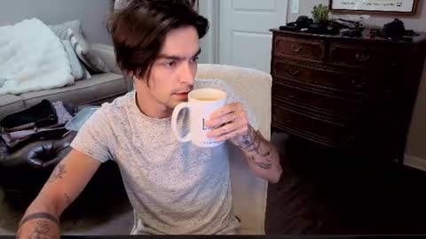 Snapshot of str8whiteboy21 chatting on 06-26-26, 01:04 str8whiteboy21 online show from 06-26-26, 01:04