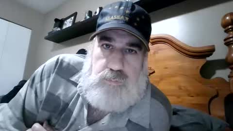 Straightbear4you online show from 10-17-25, 09:39