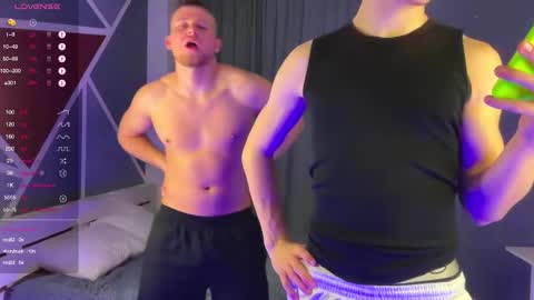 Snapshot of strangeguys chatting on 11-11-25, 09:04 Rick Leo online show from 11-11-25, 09:04