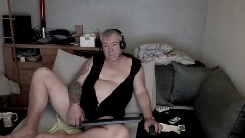 Snapshot of stranger1966 chatting on 06-17-26, 10:10 Stranger online show from 06-17-26, 10:10