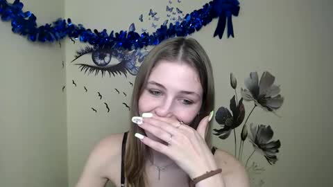 Snapshot of stranger_giirl chatting on 01-09-25, 09:59 Amalia online show from 01-09-25, 09:59