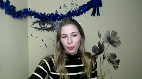 Snapshot of stranger_giirl chatting on 01-09-25, 01:02 Amalia online show from 01-09-25, 01:02