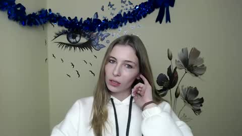 Snapshot of stranger_giirl chatting on 01-11-25, 01:53 Amalia online show from 01-11-25, 01:53