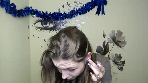 Snapshot of stranger_giirl chatting on 01-12-25, 01:05 Amalia online show from 01-12-25, 01:05