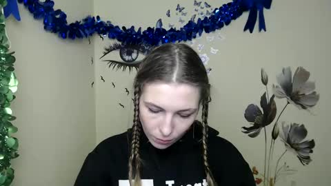 Snapshot of stranger_giirl chatting on 01-16-25, 01:04 Amalia online show from 01-16-25, 01:04