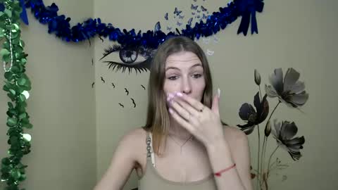 Snapshot of stranger_giirl chatting on 02-05-25, 01:11 Amalia online show from 02-05-25, 01:11