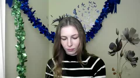 Snapshot of stranger_giirl chatting on 02-11-25, 01:20 Amalia online show from 02-11-25, 01:20