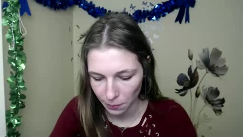 Snapshot of stranger_giirl chatting on 02-14-25, 10:28 Amalia online show from 02-14-25, 10:28