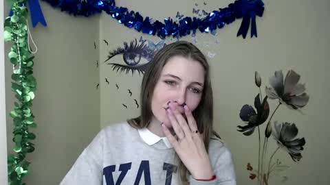 Snapshot of stranger_giirl chatting on 02-15-25, 07:06 Amalia online show from 02-15-25, 07:06