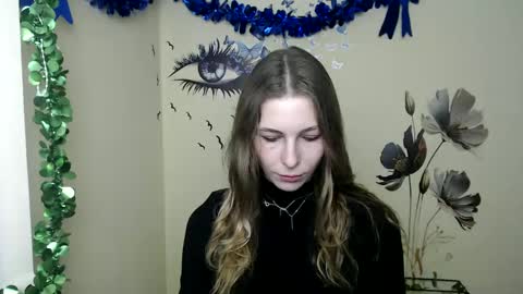 Snapshot of stranger_giirl chatting on 02-19-25, 01:06 Amalia online show from 02-19-25, 01:06