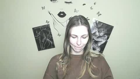 Snapshot of stranger_giirl chatting on 02-22-25, 01:13 Amalia online show from 02-22-25, 01:13