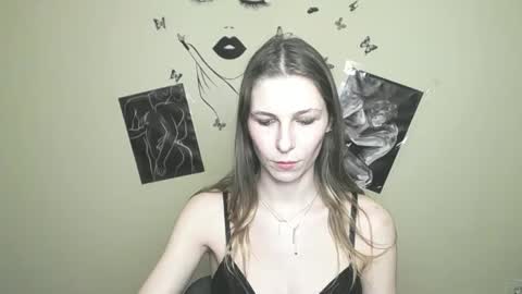 Snapshot of stranger_giirl chatting on 02-22-25, 04:19 Amalia online show from 02-22-25, 04:19