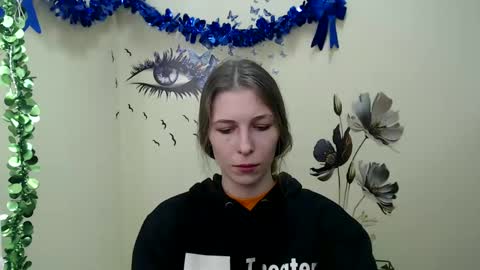 Snapshot of stranger_giirl chatting on 02-26-25, 07:09 Amalia online show from 02-26-25, 07:09