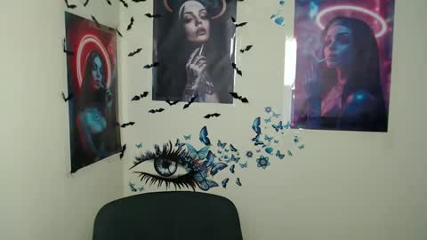 Snapshot of stranger_giirl chatting on 03-07-25, 02:23 Amalia online show from 03-07-25, 02:23